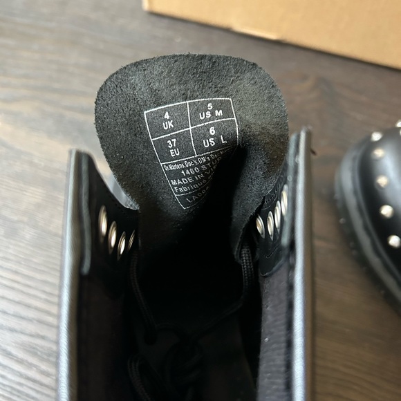 Dr. Martens Boots  (1460) Size 6 - Picture 2 of 8